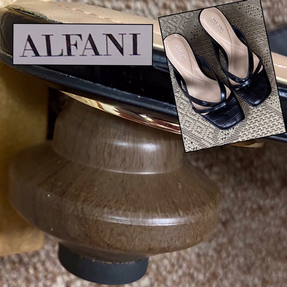 NWT Alfini Black Croc Sandals